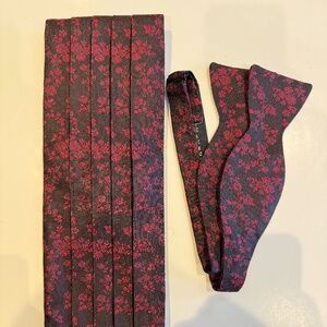 Silk Cummerbund with matching bow tie.